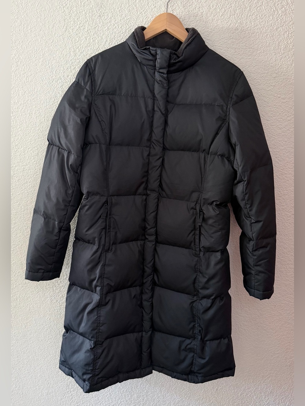 GAP Women's VTG Medium Black Mid Length Down & Feather Puffer Coat Zip/Snap
